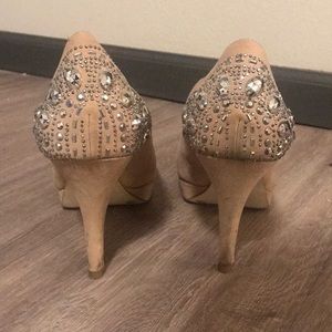 Giani Bini Women's Sequined Back Classic Pumps